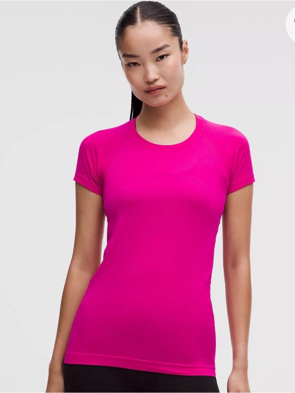 🩷 Lululemon athletica Short Sleeve Crew Tee in Fuchsia Pink small or medium?